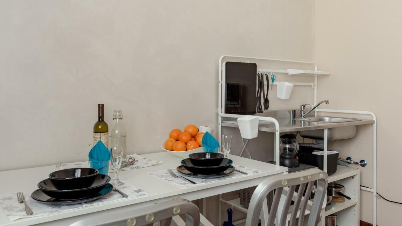 Pied A Terre Sant'Agostino Apartment Milan Exterior photo